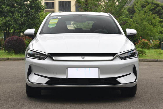 400-600 کیلومتر کامپکت Byd Qin Plus Ev 4 Doors 5 صندلی با کارایی بالا