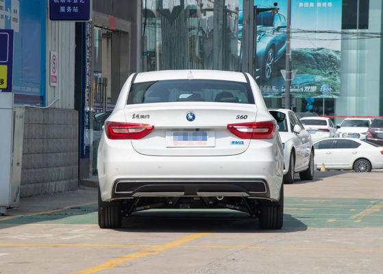 Pure برقی S60EV Dongfeng Ev ماشینs 415KM با 4 در 5 صندلی
