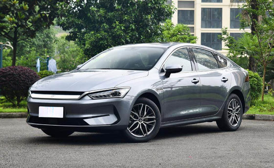 400-600 کیلومتر کامپکت Byd Qin Plus Ev 4 Doors 5 صندلی با کارایی بالا