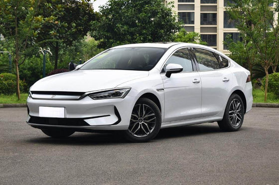 400-600 کیلومتر کامپکت Byd Qin Plus Ev 4 Doors 5 صندلی با کارایی بالا