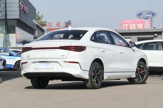 استاندارد رسمی E3 Byd Sedan برقی ماشین 401KM 4 Doors 5 Sedan