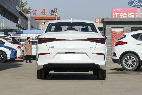 استاندارد رسمی E3 Byd Sedan برقی ماشین 401KM 4 Doors 5 Sedan